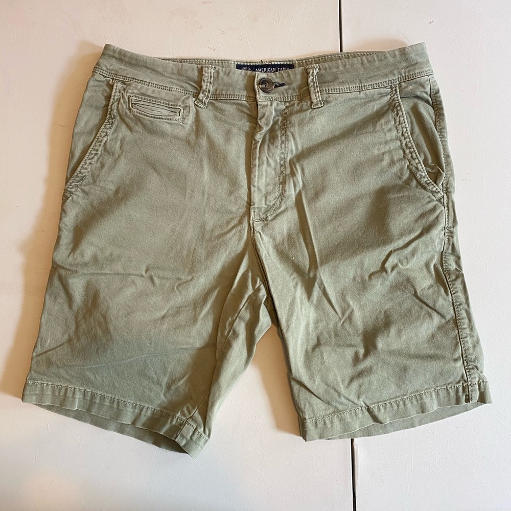 Men’s 32 Olive Green American Eagle AE Slim Shorts